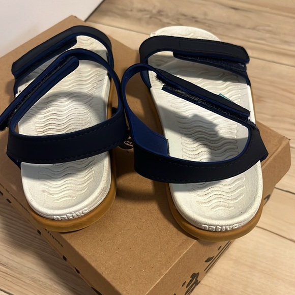 Native Charley Sandals Size 11 - Picture 4 of 6